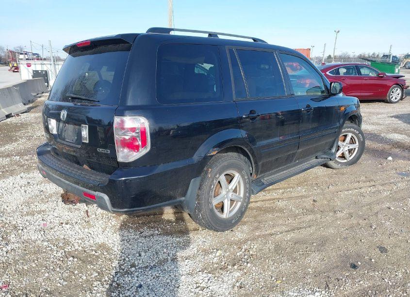 Photo 4 of 2006 Honda Pilot EX-L (VIN 5FNYF18586B017405)