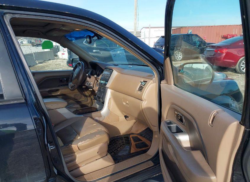 Photo 5 of 2006 Honda Pilot EX-L (VIN 5FNYF18586B017405)