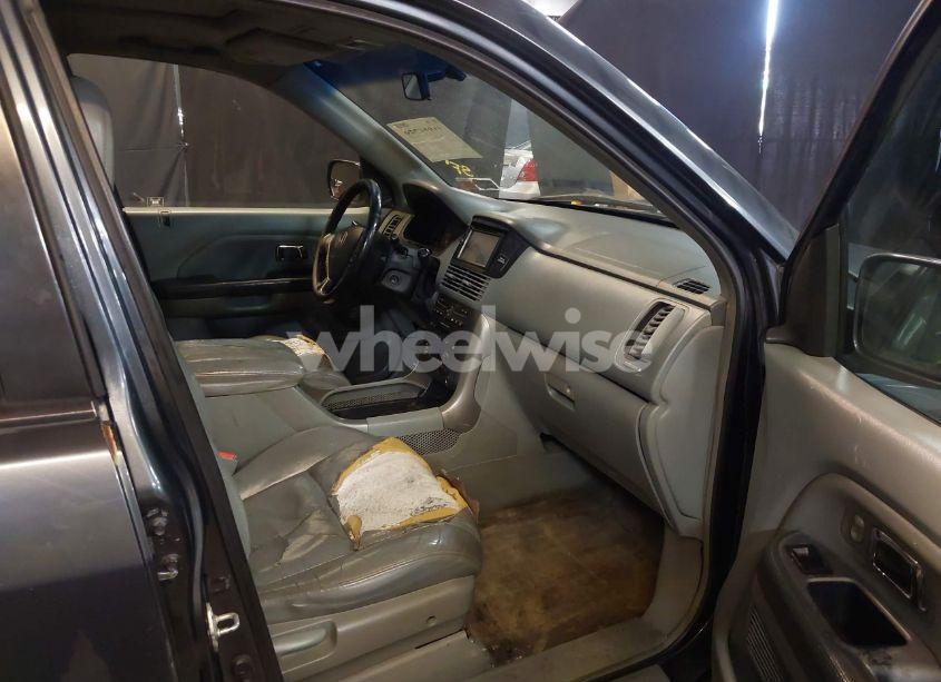 Photo 5 of 2005 Honda Pilot EX-L (VIN 5FNYF18595B045499)