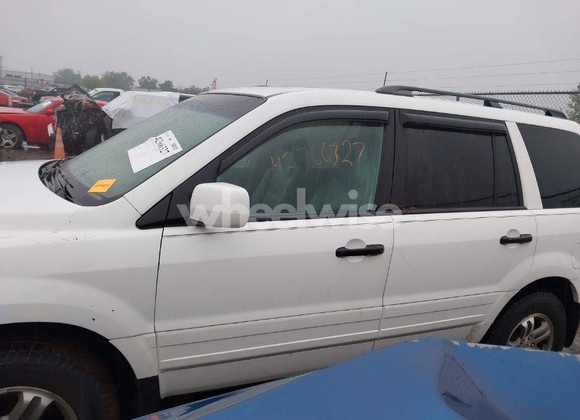 Photo 14 of 2005 Honda Pilot EX-L (VIN 5FNYF18595B052324)