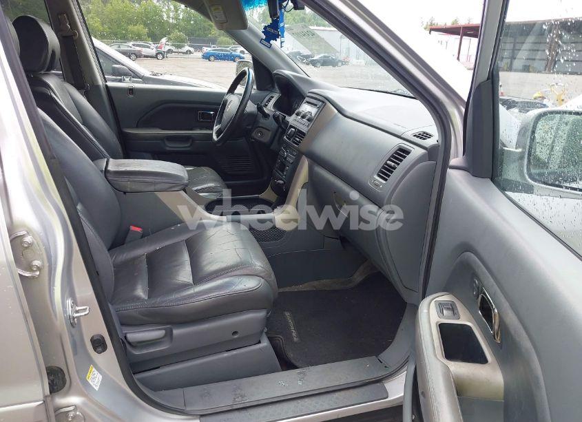 Photo 5 of 2006 Honda Pilot EX-L (VIN 5FNYF18596B017350)