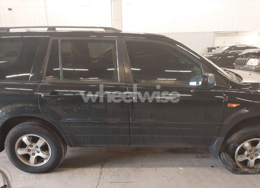 Photo 13 of 2007 Honda Pilot EX-L (VIN 5FNYF18597B022145)