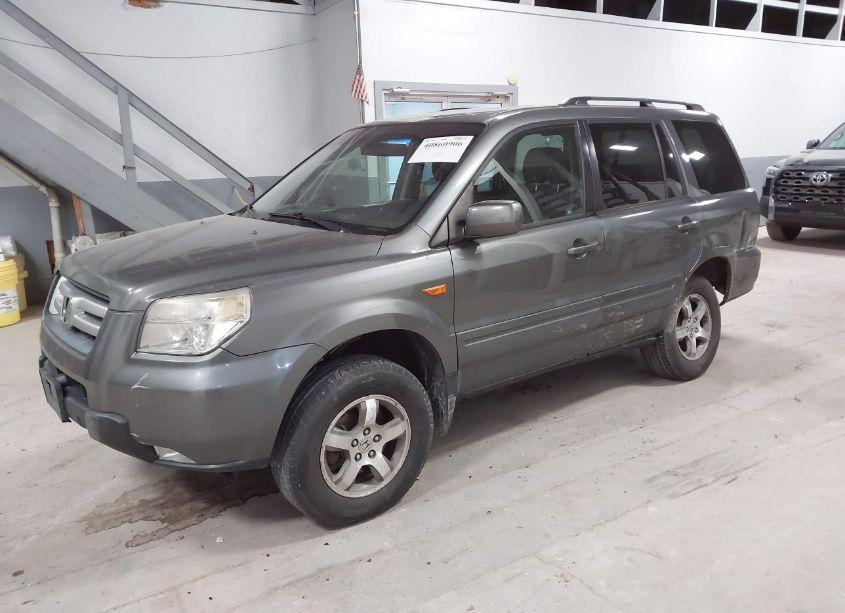 Photo 2 of 2007 Honda Pilot EX-L (VIN 5FNYF18597B022579)