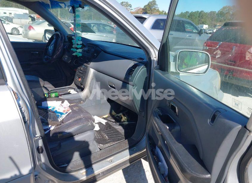 Photo 5 of 2005 Honda Pilot EX-L (VIN 5FNYF185X5B007358)