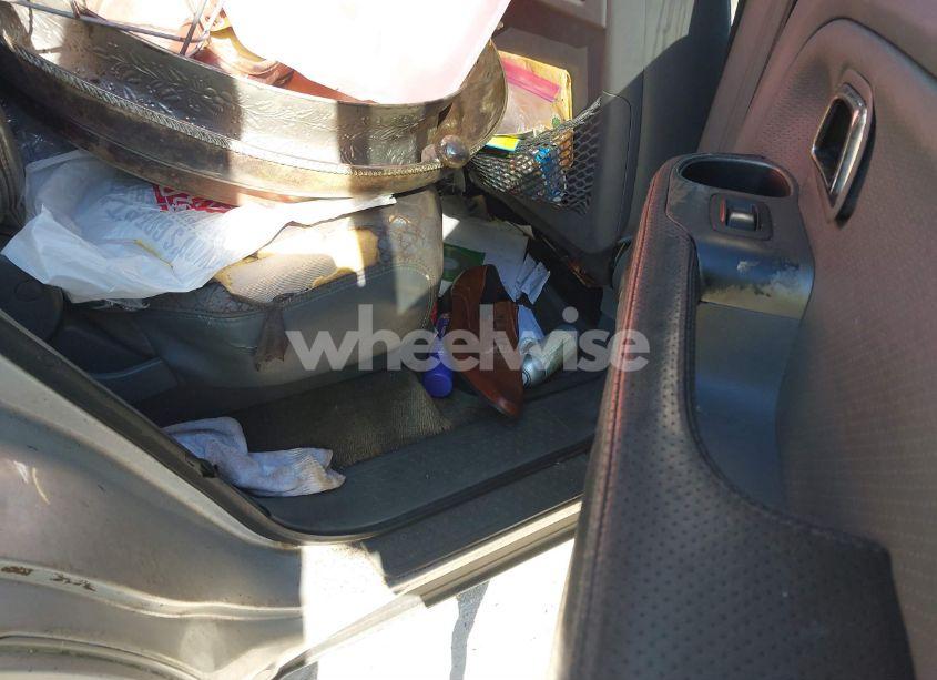 Photo 8 of 2005 Honda Pilot EX-L (VIN 5FNYF185X5B007358)