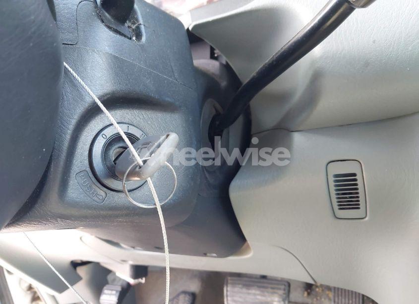 Photo 11 of 2005 Honda Pilot EX-L (VIN 5FNYF185X5B012415)