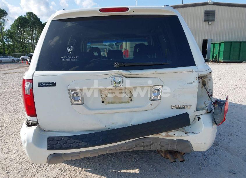 Photo 6 of 2005 Honda Pilot EX-L (VIN 5FNYF185X5B012415)