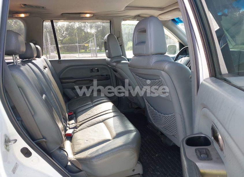 Photo 8 of 2005 Honda Pilot EX-L (VIN 5FNYF185X5B012415)