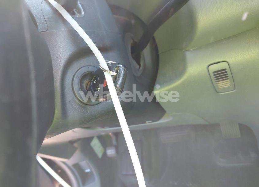 Photo 11 of 2005 Honda Pilot EX-L (VIN 5FNYF185X5B016318)