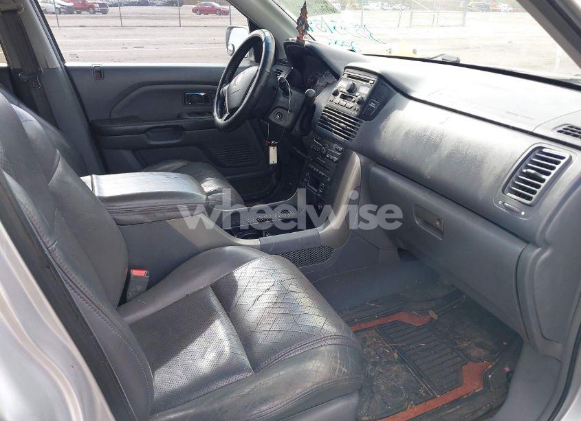 Photo 5 of 2005 Honda Pilot EX-L (VIN 5FNYF185X5B058584)