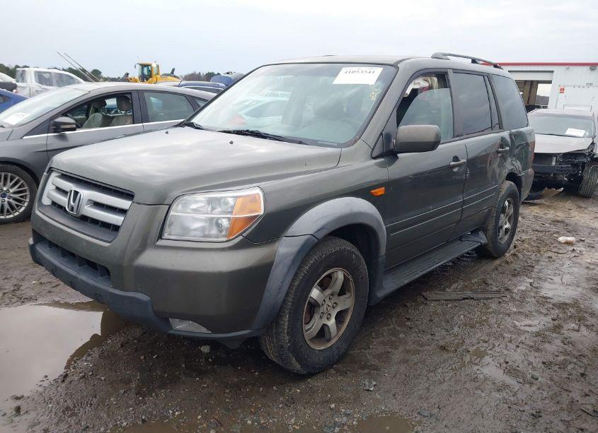 Photo 2 of 2006 Honda Pilot EX-L (VIN 5FNYF185X6B024033)