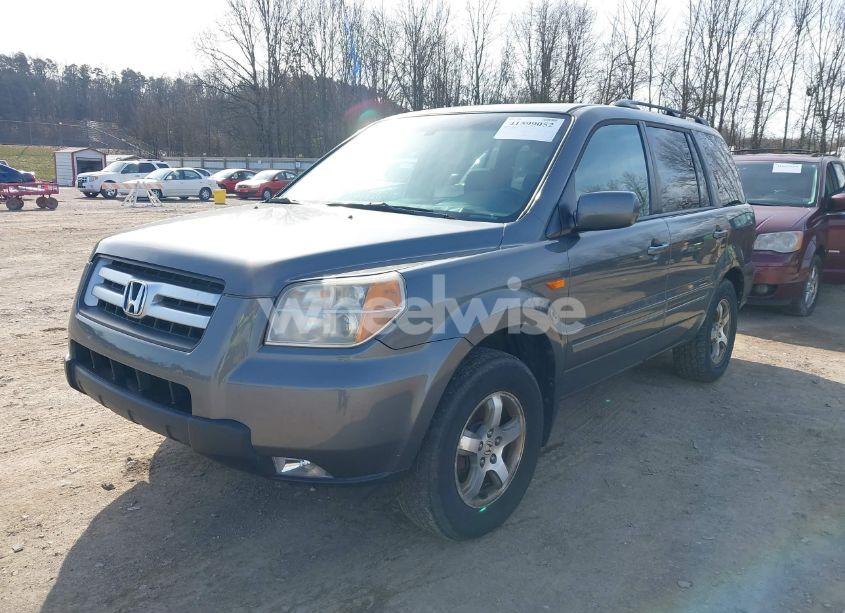 Photo 2 of 2008 Honda Pilot EX-L (VIN 5FNYF185X8B045709)