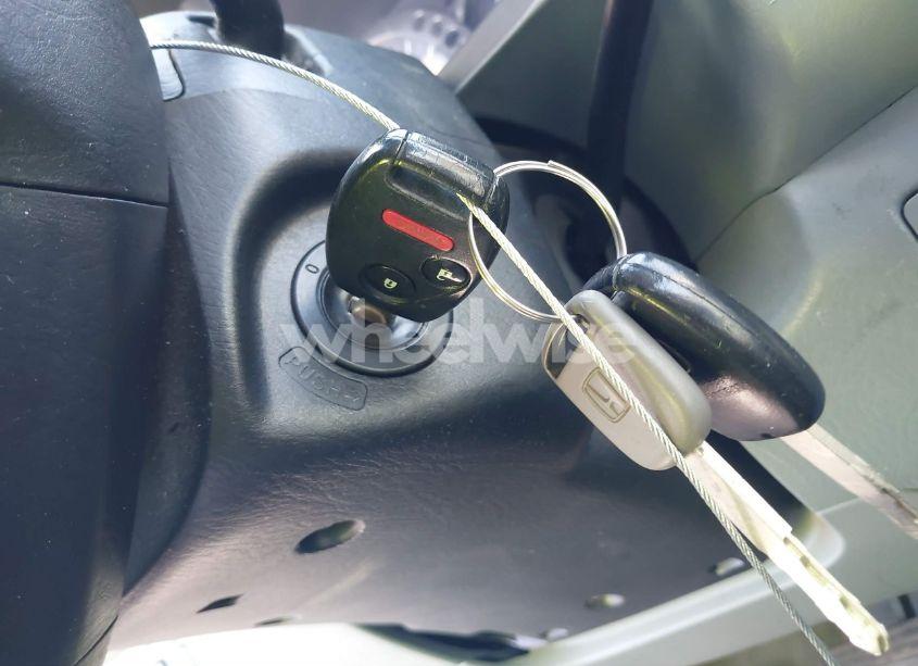 Photo 11 of 2005 Honda Pilot EX-L (VIN 5FNYF18605B055105)