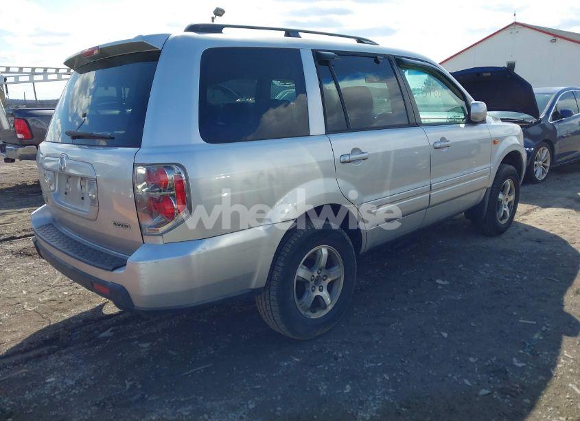 Photo 4 of 2006 Honda Pilot EX-L (VIN 5FNYF18606B013776)