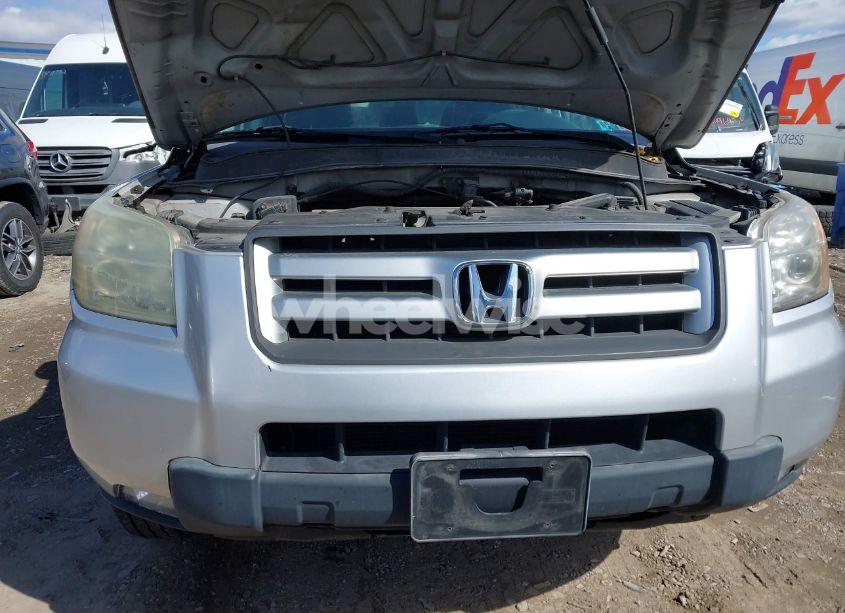 Photo 6 of 2006 Honda Pilot EX-L (VIN 5FNYF18606B013776)