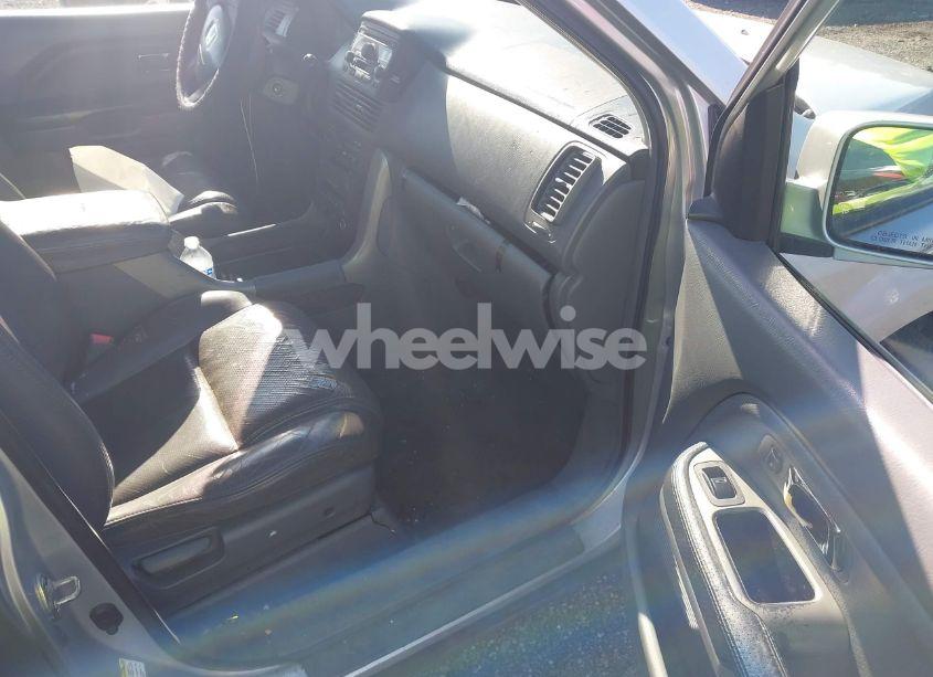 Photo 5 of 2005 Honda Pilot EX-L (VIN 5FNYF18615B001814)