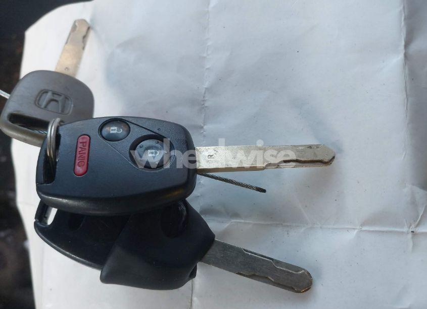 Photo 11 of 2005 Honda Pilot EX-L (VIN 5FNYF18615B047952)