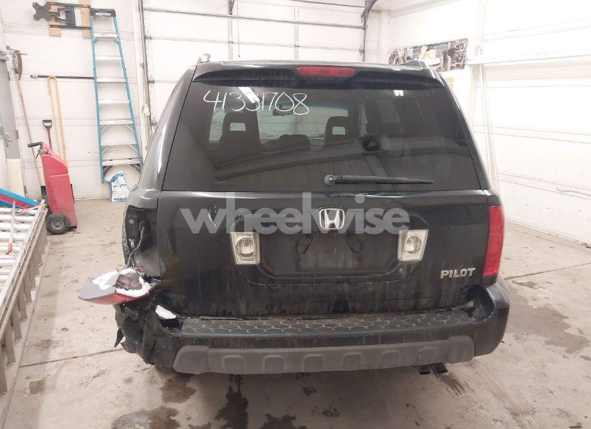 Photo 17 of 2005 Honda Pilot EX-L (VIN 5FNYF18635B052506)