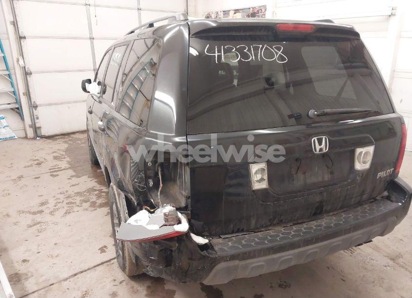 Photo 3 of 2005 Honda Pilot EX-L (VIN 5FNYF18635B052506)