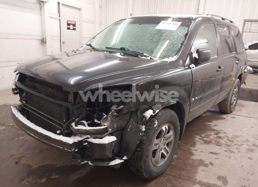 Photo 6 of 2005 Honda Pilot EX-L (VIN 5FNYF18635B052506)