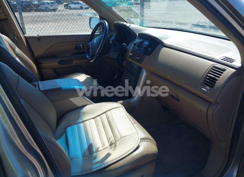 Photo 5 of 2005 Honda Pilot EX-L (VIN 5FNYF18645B032216)