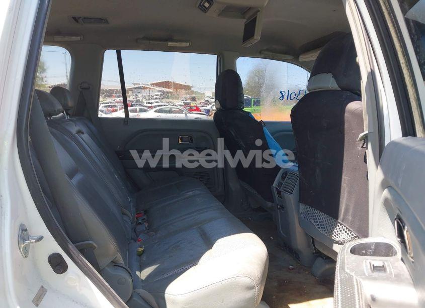 Photo 8 of 2004 Honda Pilot EX-L (VIN 5FNYF18664B011527)