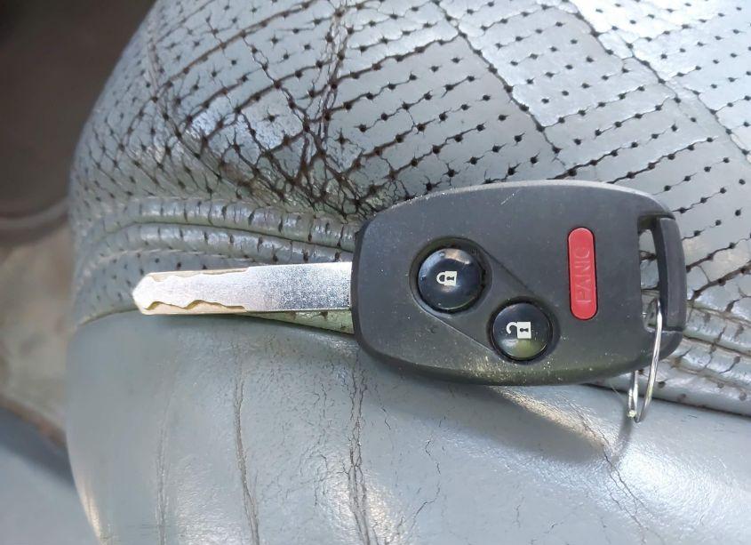 Photo 11 of 2005 Honda Pilot EX-L (VIN 5FNYF18665B018026)