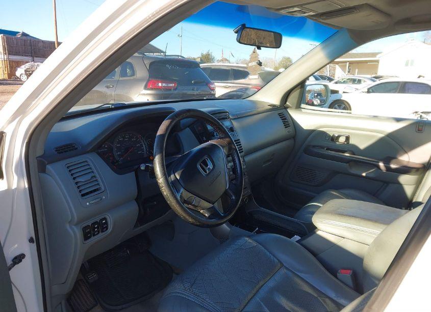 Photo 12 of 2005 Honda Pilot EX-L (VIN 5FNYF18665B018026)