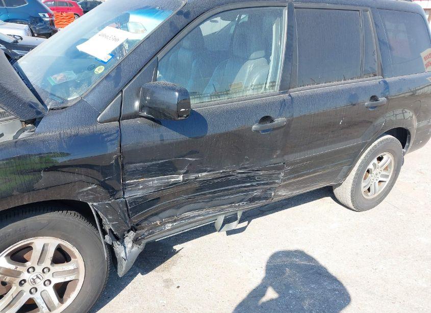 Photo 6 of 2005 Honda Pilot EX-L (VIN 5FNYF18665B058638)