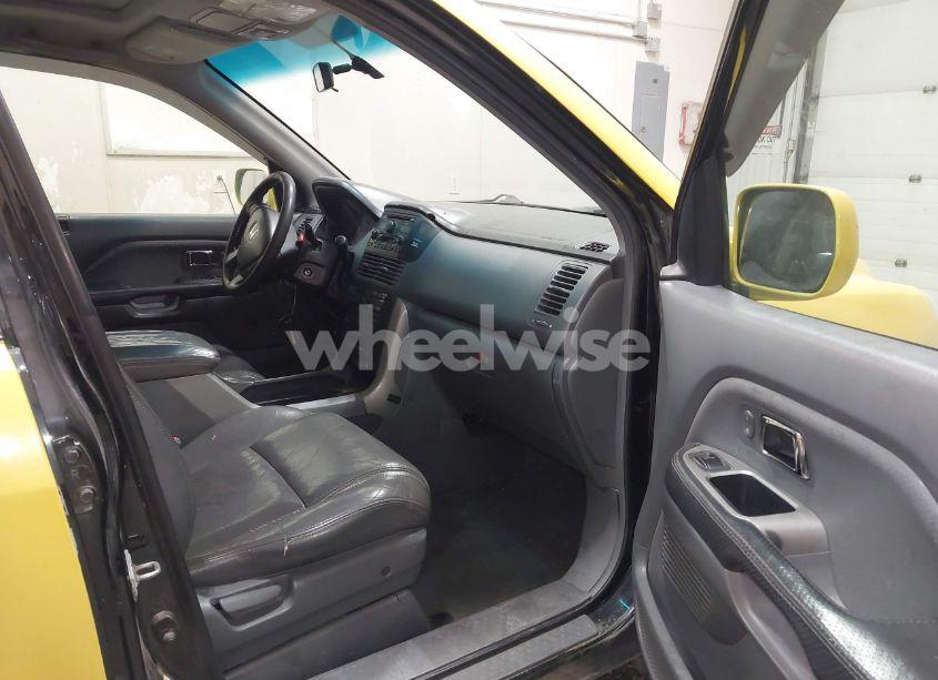 Photo 5 of 2005 Honda Pilot EX-L (VIN 5FNYF18675B005785)