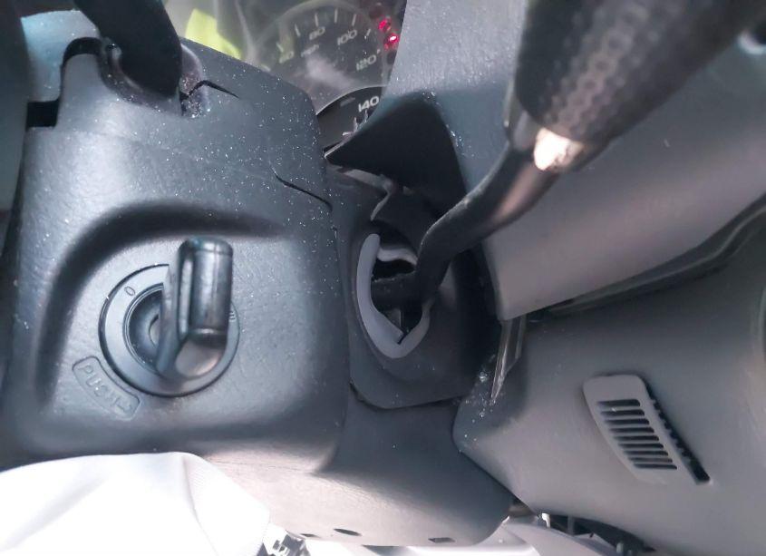 Photo 11 of 2005 Honda Pilot EX-L (VIN 5FNYF18675B066411)