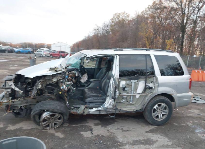 Photo 14 of 2005 Honda Pilot EX-L (VIN 5FNYF18675B066411)