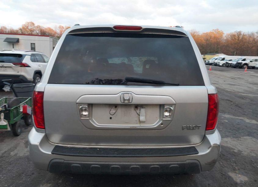 Photo 16 of 2005 Honda Pilot EX-L (VIN 5FNYF18675B066411)