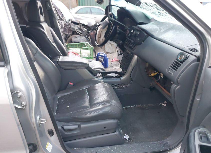 Photo 5 of 2005 Honda Pilot EX-L (VIN 5FNYF18675B066411)