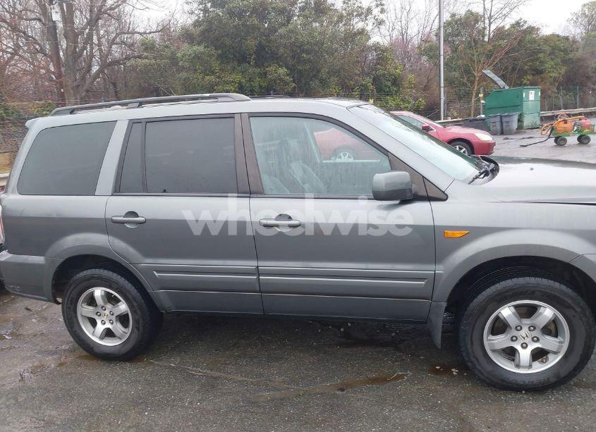 Photo 13 of 2007 Honda Pilot EX-L (VIN 5FNYF18677B033086)