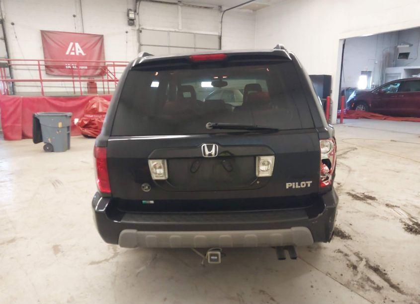 Photo 16 of 2005 Honda Pilot EX-L (VIN 5FNYF18685B007075)