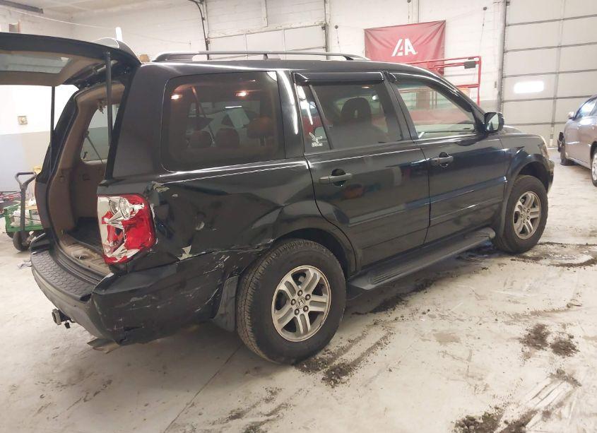 Photo 4 of 2005 Honda Pilot EX-L (VIN 5FNYF18685B007075)