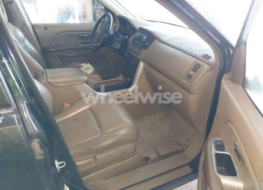 Photo 5 of 2005 Honda Pilot EX-L (VIN 5FNYF18685B025219)