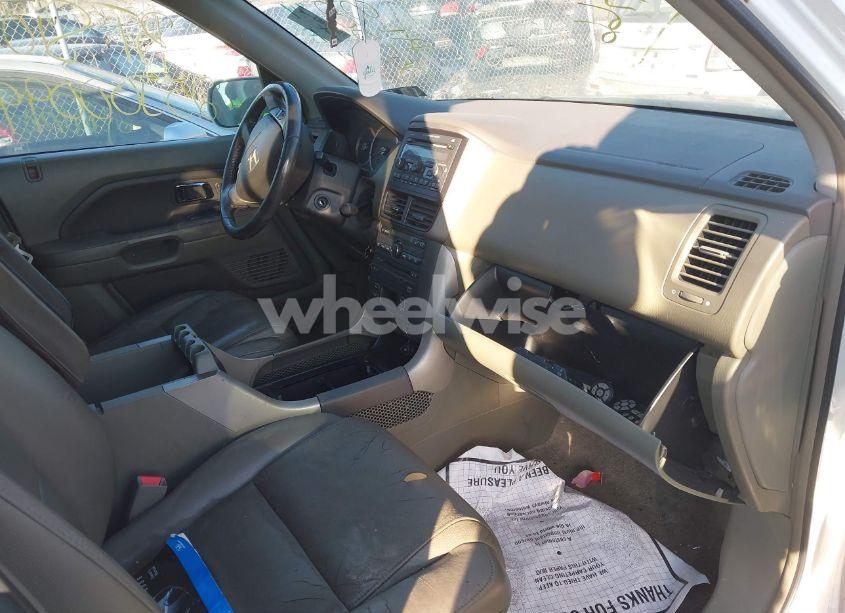 Photo 5 of 2006 Honda Pilot EX-L (VIN 5FNYF18686B010429)