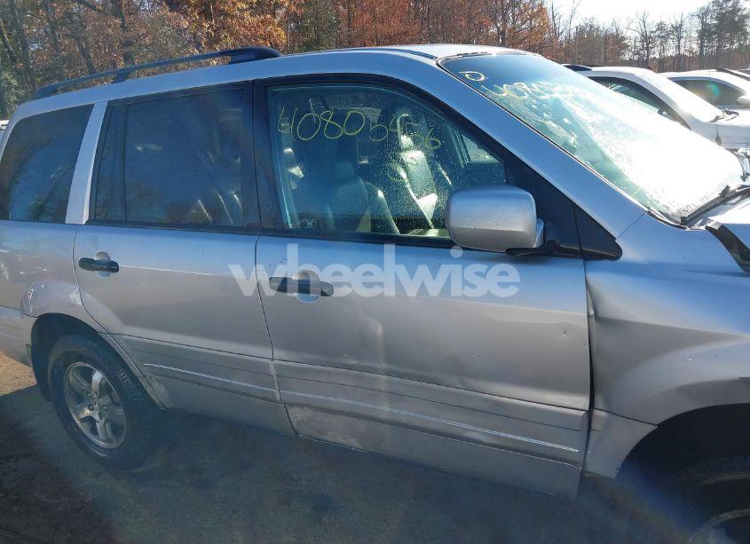 Photo 13 of 2005 Honda Pilot EX-L (VIN 5FNYF18695B009403)