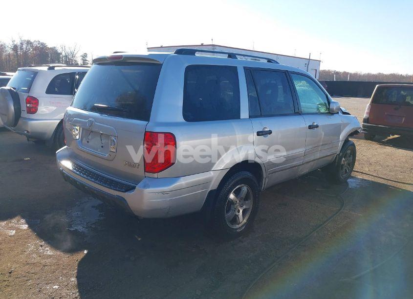 Photo 4 of 2005 Honda Pilot EX-L (VIN 5FNYF18695B009403)