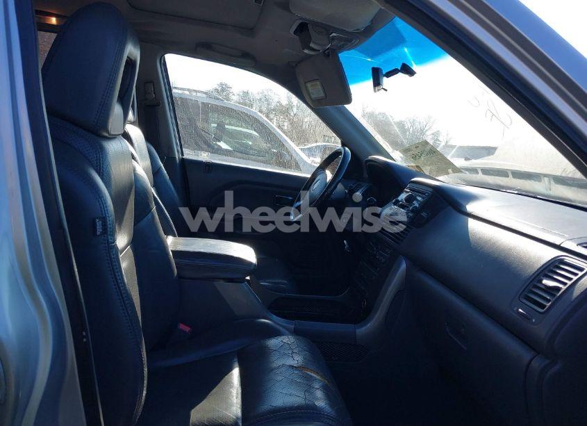 Photo 5 of 2005 Honda Pilot EX-L (VIN 5FNYF18695B009403)