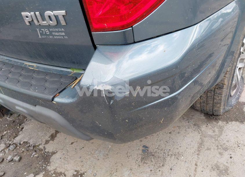 Photo 13 of 2005 Honda Pilot EX-L (VIN 5FNYF18695B043728)