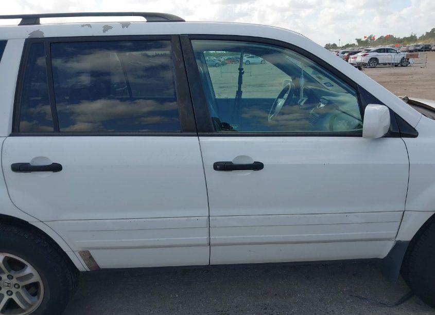 Photo 13 of 2005 Honda Pilot EX-L (VIN 5FNYF18695B064515)