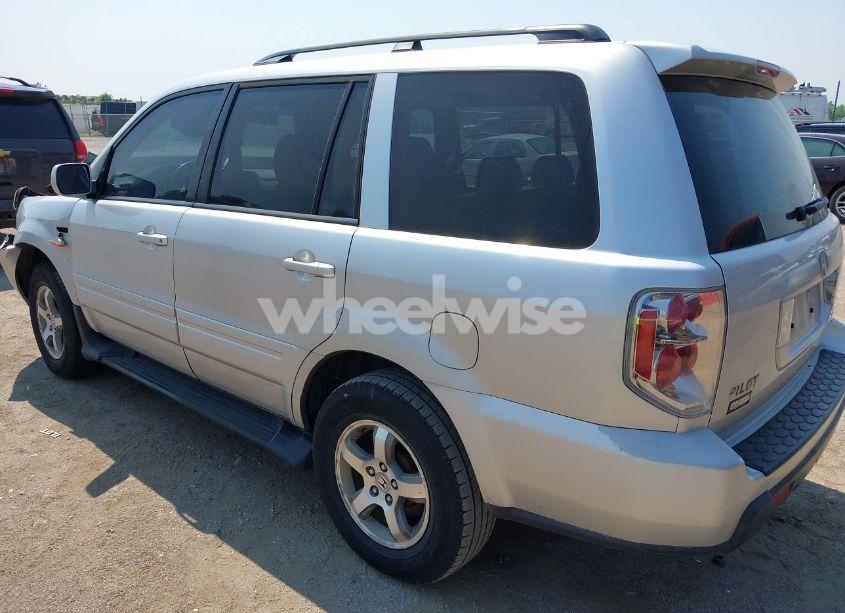 Photo 3 of 2006 Honda Pilot EX-L (VIN 5FNYF18696B020807)