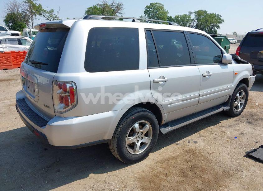 Photo 4 of 2006 Honda Pilot EX-L (VIN 5FNYF18696B020807)