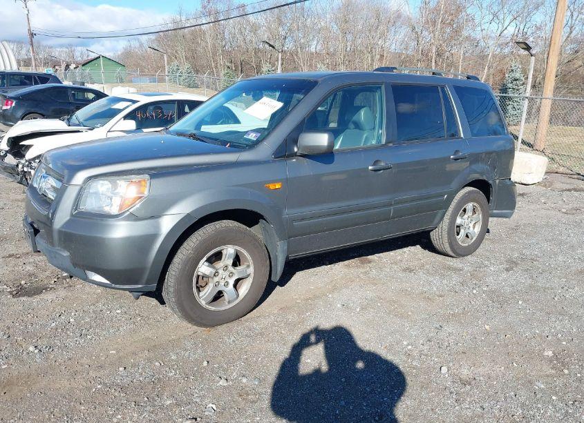 Photo 2 of 2007 Honda Pilot EX-L (VIN 5FNYF18697B013499)