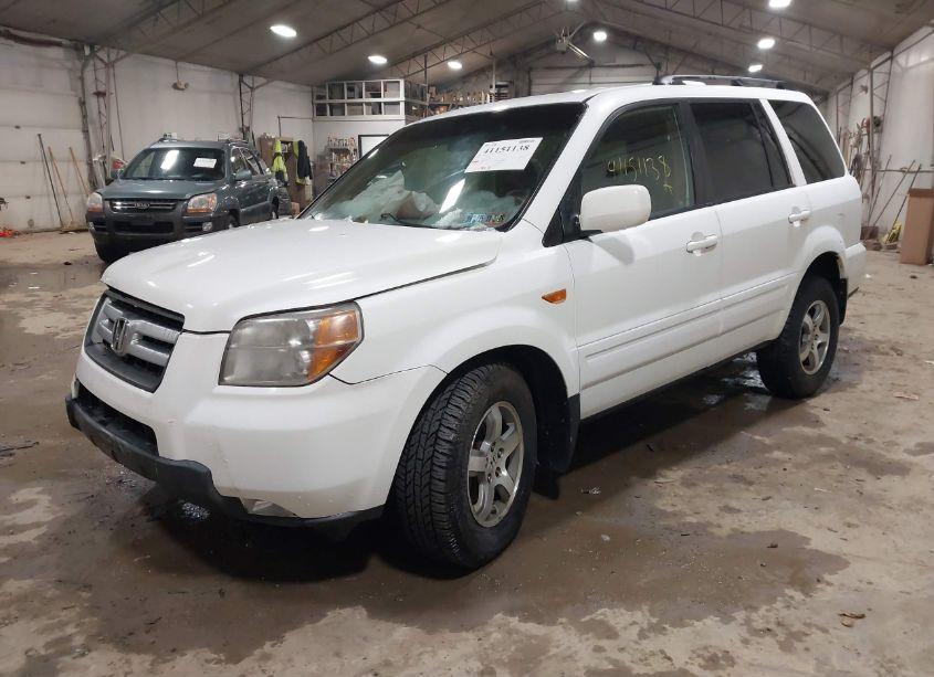 Photo 2 of 2007 Honda Pilot EX-L (VIN 5FNYF18717B031357)