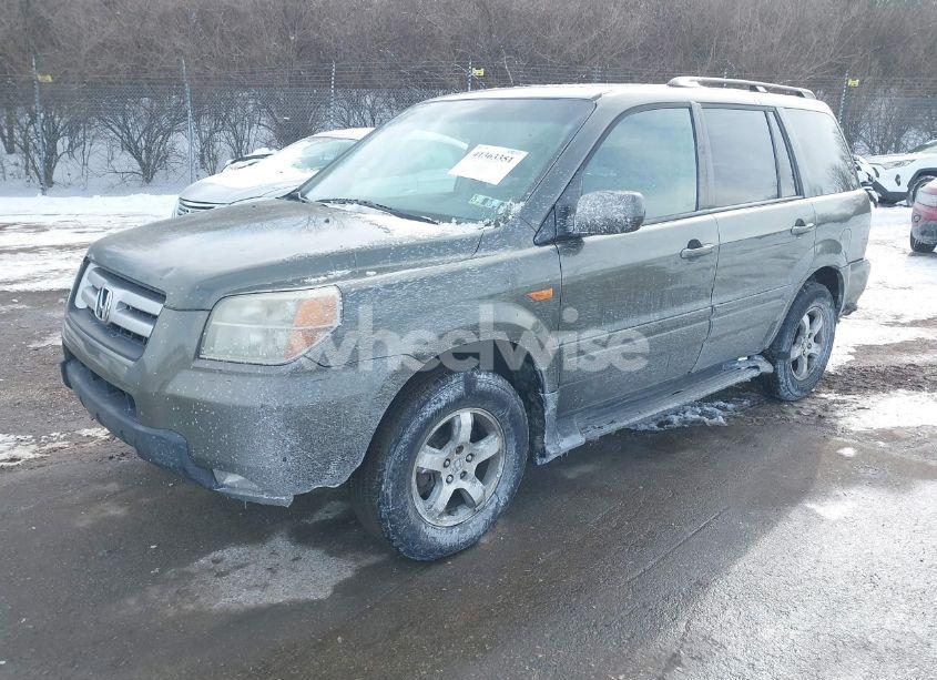 Photo 2 of 2006 Honda Pilot EX-L (VIN 5FNYF18736B022335)