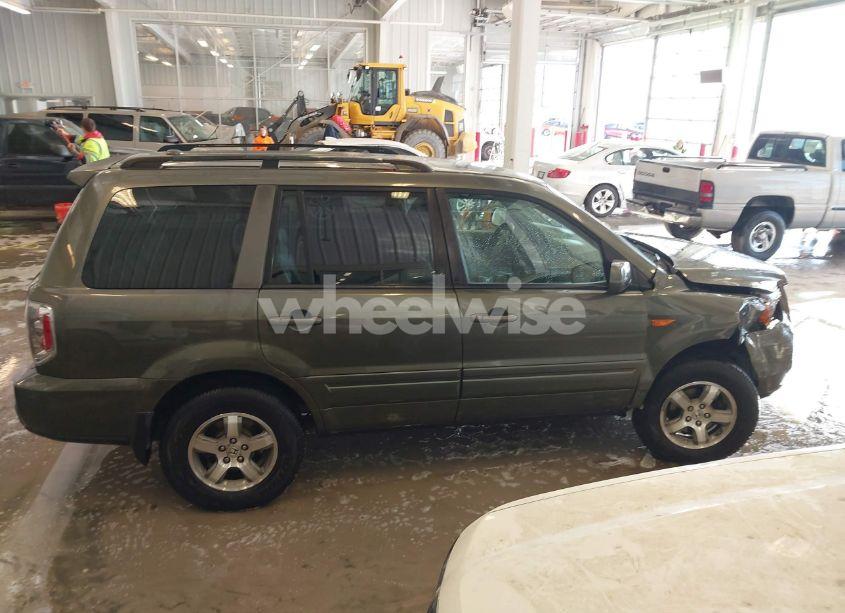 Photo 13 of 2006 Honda Pilot EX-L (VIN 5FNYF187X6B026463)